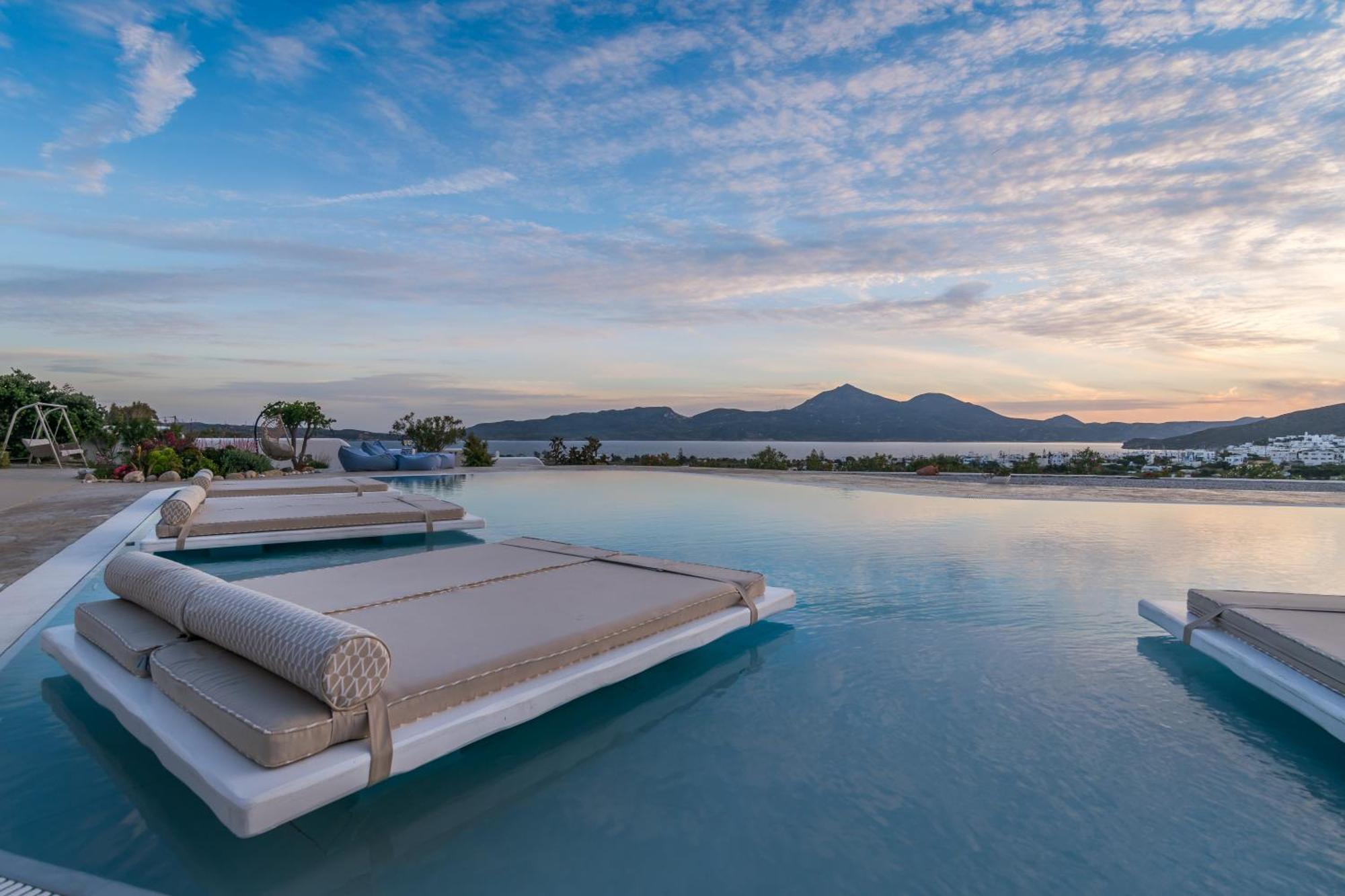 Blu Suites And Studios Адамас Экстерьер фото